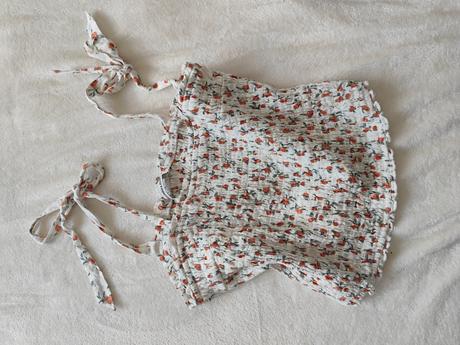 Balík oblečenia zeny, s