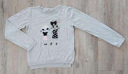 Sivý pulovrik s postavickami, h&m,134