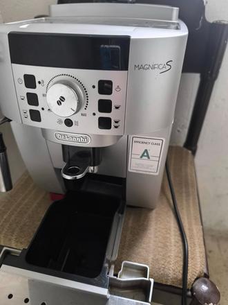 Automatický kávovar delonghi magnifica s, 
