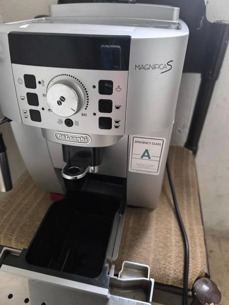 Automatický kávovar delonghi magnifica s, 