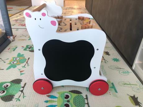 Small foot drevené chodítko medvedík, 