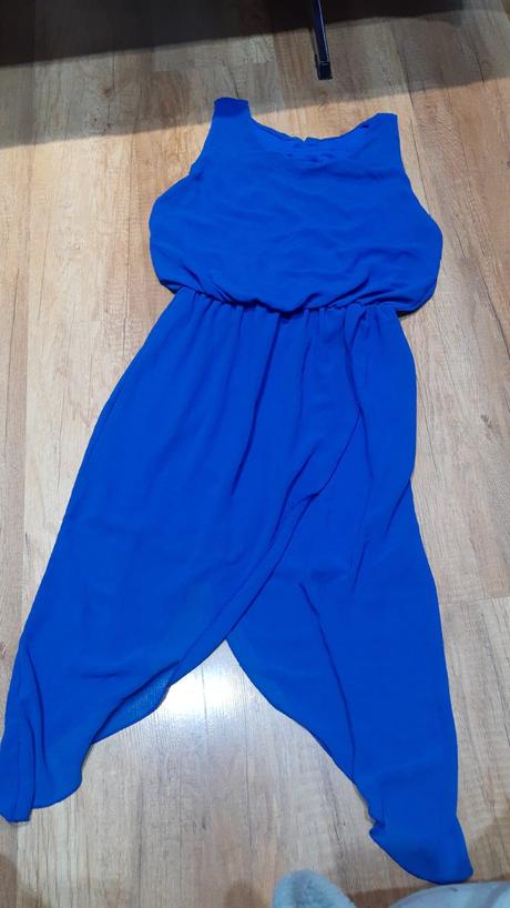 Dievčenské saty, 158