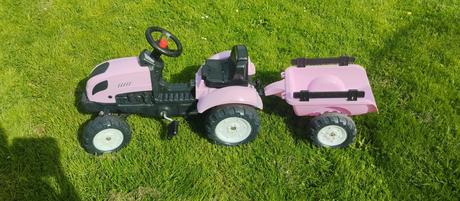 Detsky ružový traktor,