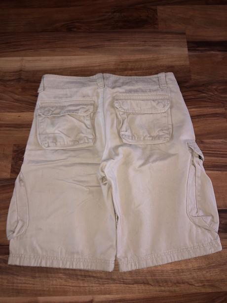 Kraťasy, authority,s