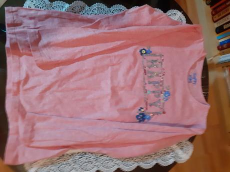 Dievcensky bledoruzovy pulover s napisom happy, 140