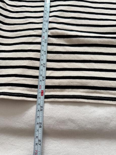 Krémová mikina s čiernymi vodorovnými pruhmi zo za, zara,m