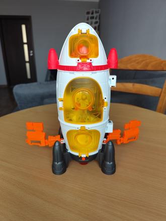 Hracia vesmírna raketa s figúrkami, 
