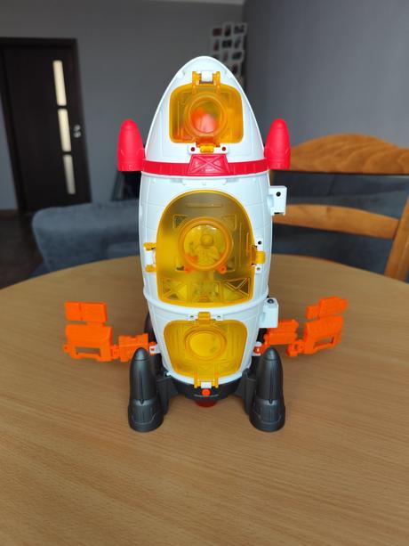 Hracia vesmírna raketa s figúrkami, 