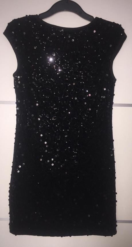 Trblietkavé zamatové šaty, 140