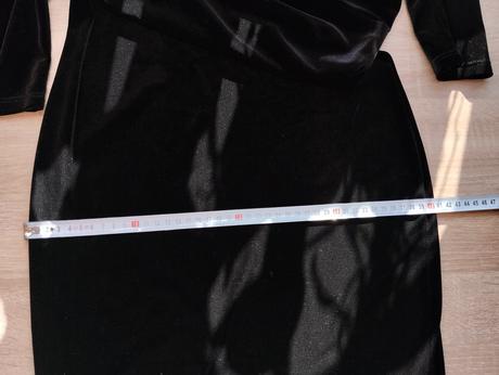 Čierne zamatové šaty, s