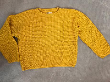 Sveter, reserved,140