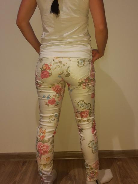 Dámske kvietkovane slim rifle xs/s, xs