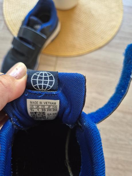 Tenisky adidas č. 33, adidas,33