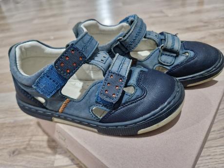 Sandálky, lasocki,27