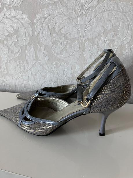 Dámske lesklé sandále (38), 38