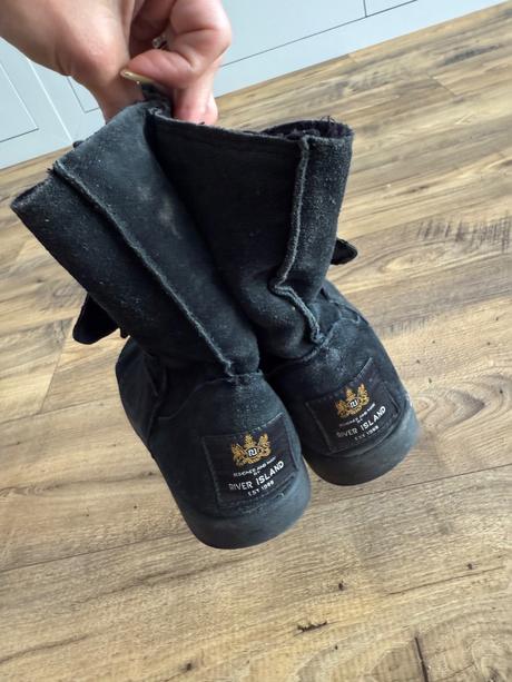 Čižmy, river island,37