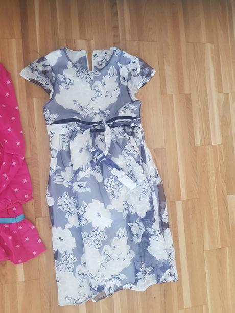 Rôzne šaty v 122-134,ako nové, cena 5e/,,ks. kupo, 134