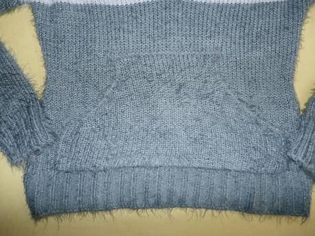 Teplučký chlpatý pulóvrik s kapucňou - 1x oblečený, 158