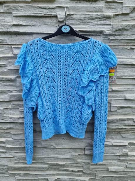 Pulóver s volánmi, s