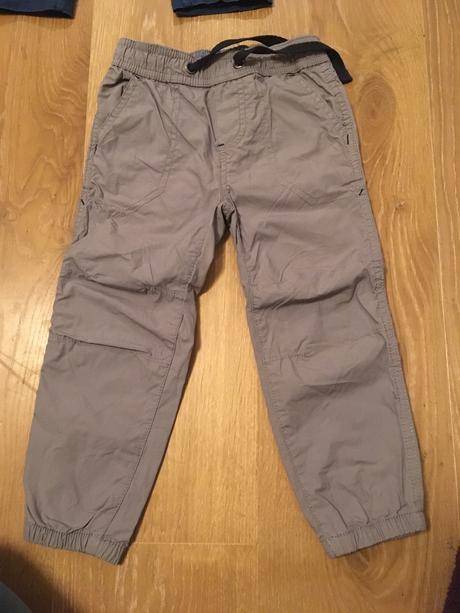 Tenke sportove nohavice, lupilu,98