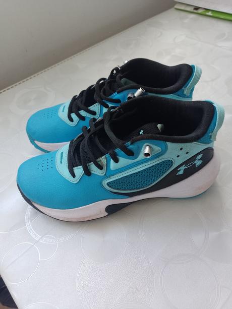Botasky, under armour,38