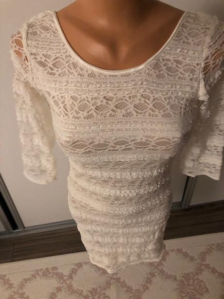 Krajkované šaty, s