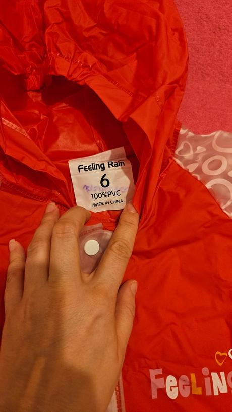 Dievčenský pršiplášť, 122