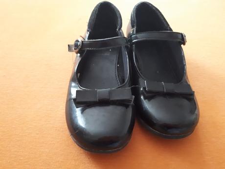 Krasne cierne lakovky s maslickou, 29