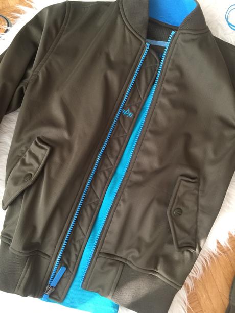 Alpha industries bombera s azurovo modrym zipsom, xs
