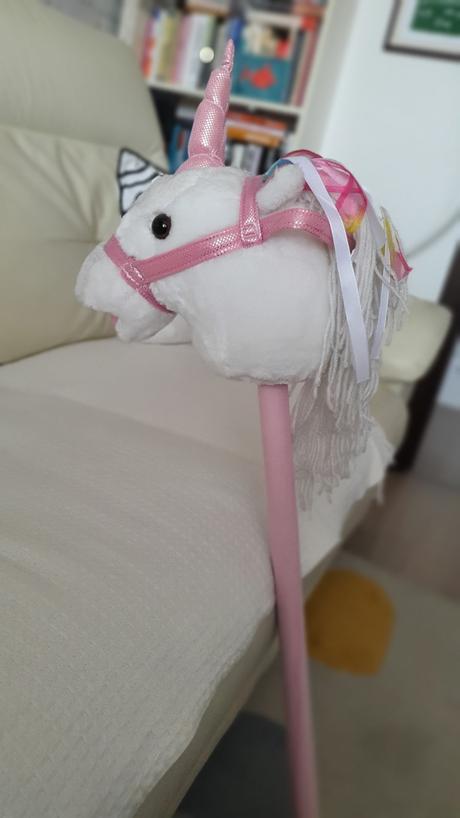 Koník na tyči jednorožec,