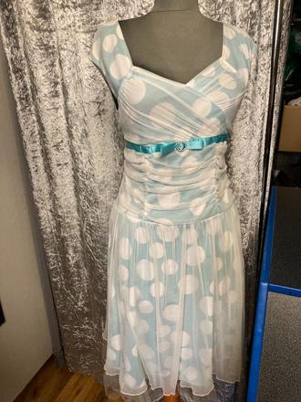 Sviatočné šaty, 140