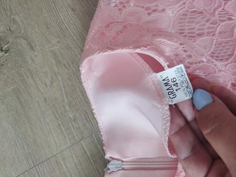 Šaty slávnostné, 146