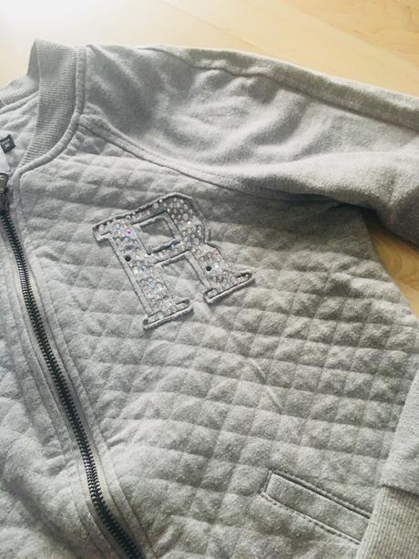 Reserved mikinka, reserved,38