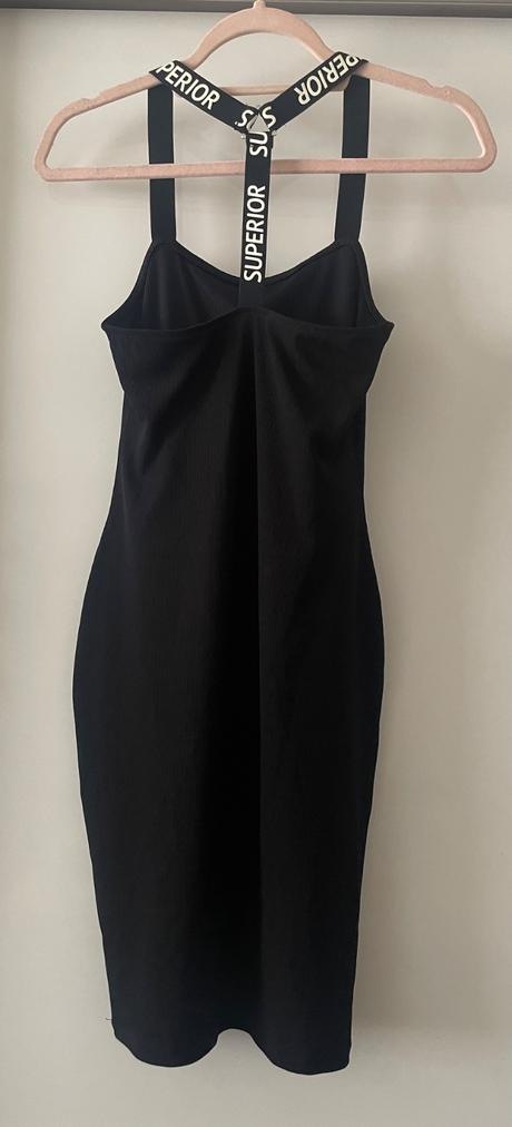 Čierne elastické letné šaty., m