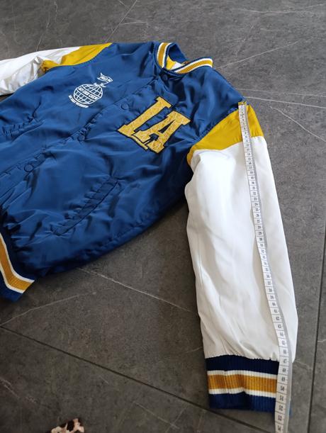 Prechodná hrubšia bunda, zara,152