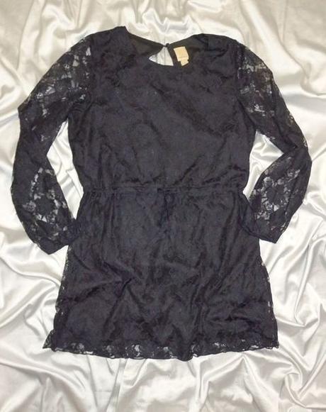 Kvalitné čipkované šaty, 42