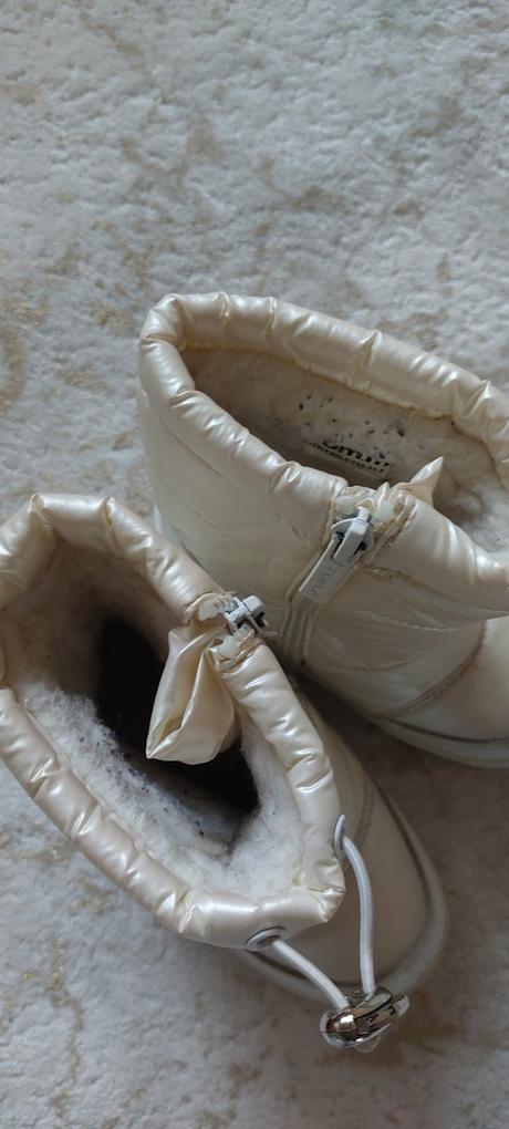 Krásne perletove zimné snehulky, 26