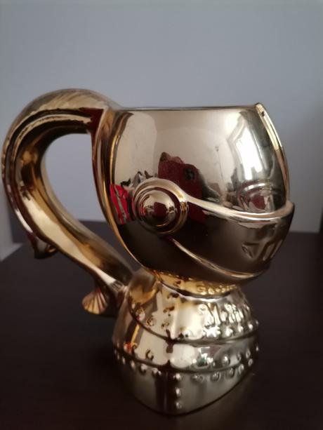 Hrnček v tvare rytierskej prilby, 