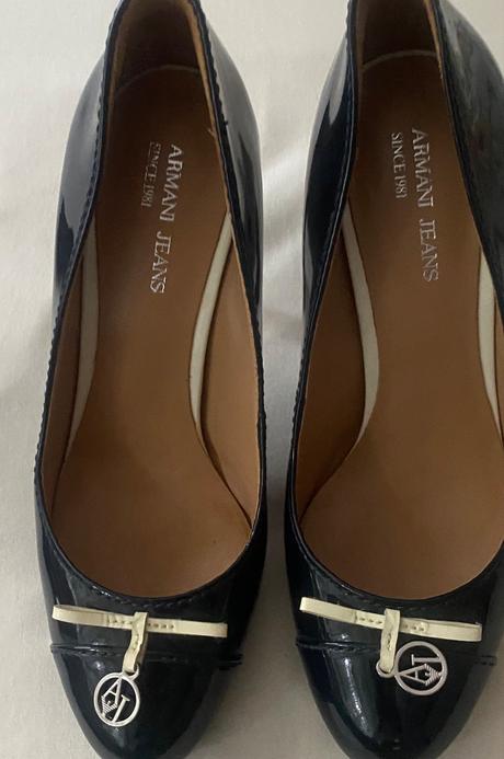 Lodičky tmavomodré lakované, armani,37