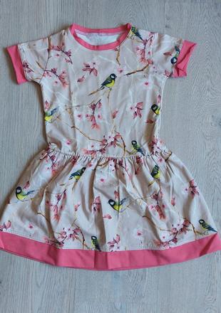 Dievčenské šaty slovenskej vyroby, 116