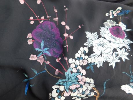 Luxusne velmi pekne šaty, 36