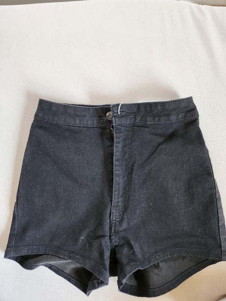 Dámske kratase č. 36, bershka,36