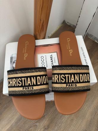 Štýlove šlapky, 40