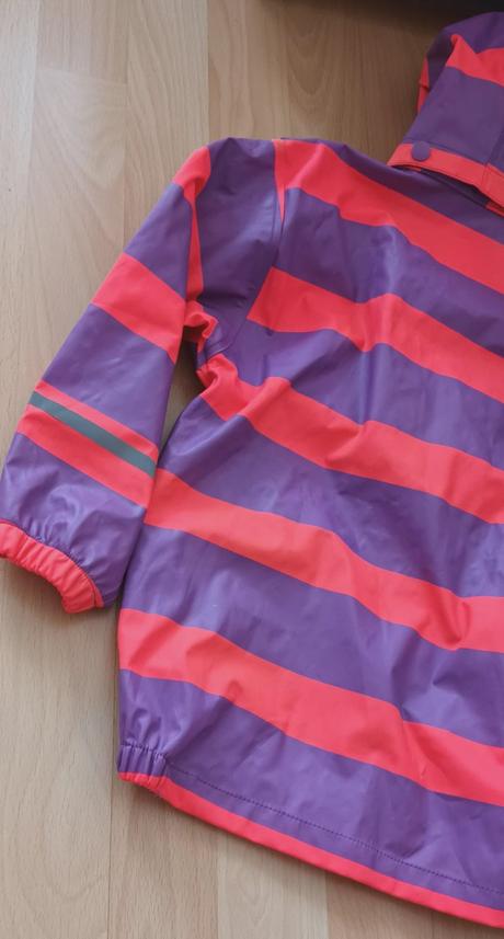 Nepremokavá  bunda, 110