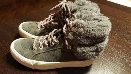 Kotnikove tenisky zara 30 s kozusinou, zara,30