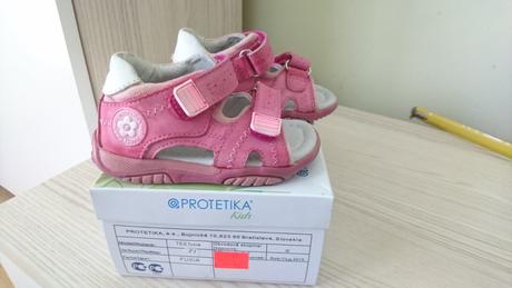 Kožené tes fuxia 21, protetika,21