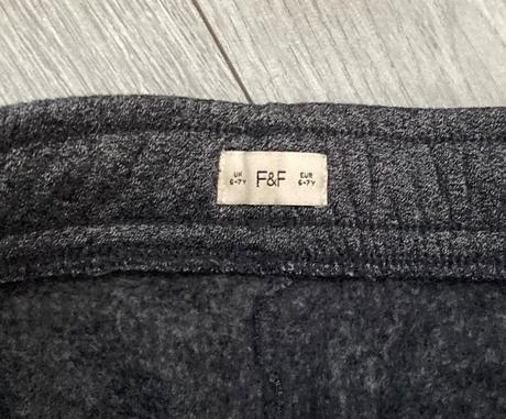 2x tepláky veľ. 122, f&f,122