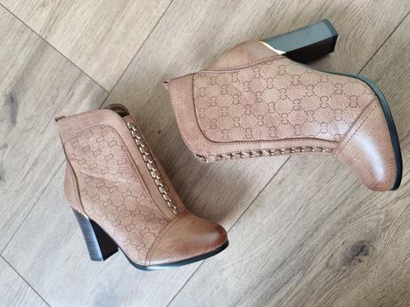 Bledohnedé kotníčky veľ. 36, 36