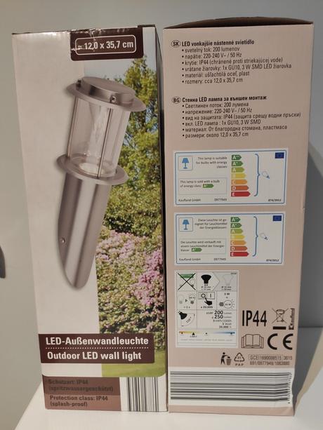 2 vonkajšie nástenné svietidlá, 