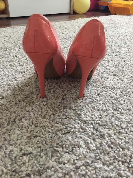 Bershka lodicky, bershka,38